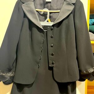 Beautiful Maggy London suit. Size 4.